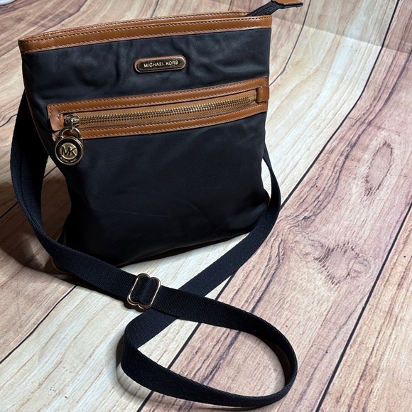 Michael Kors  Kempton Crossbody Black Nylon With Tan Leather Trim - Picture 1 of 16